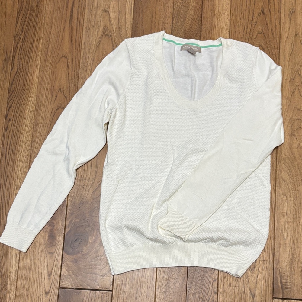 Banana Republic Cream Knit Scoop Neck Sweater
